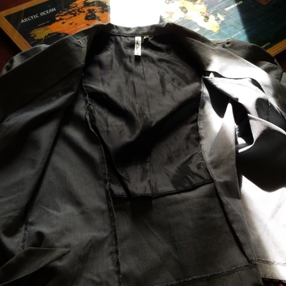 Short sleeved, grey, waist coat/blazer size large - Picture 5 of 5